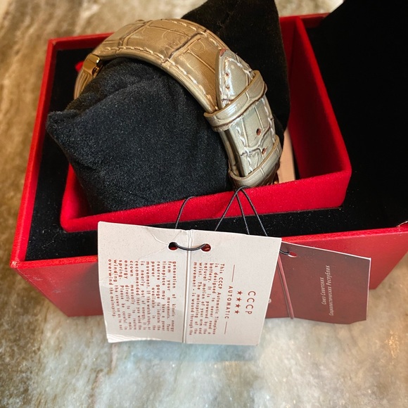 NWT AUTOMATIC CCCP WATCH IN ROSE GOLD TONE W/ LEATHER BAND - Picture 9 of 9